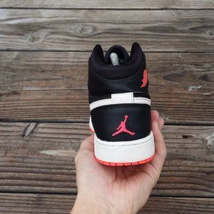 Women Size 5.5 / Size 4 Youth Nike Air Jordan 1 Hi High Hot Lava Basketball Shoe